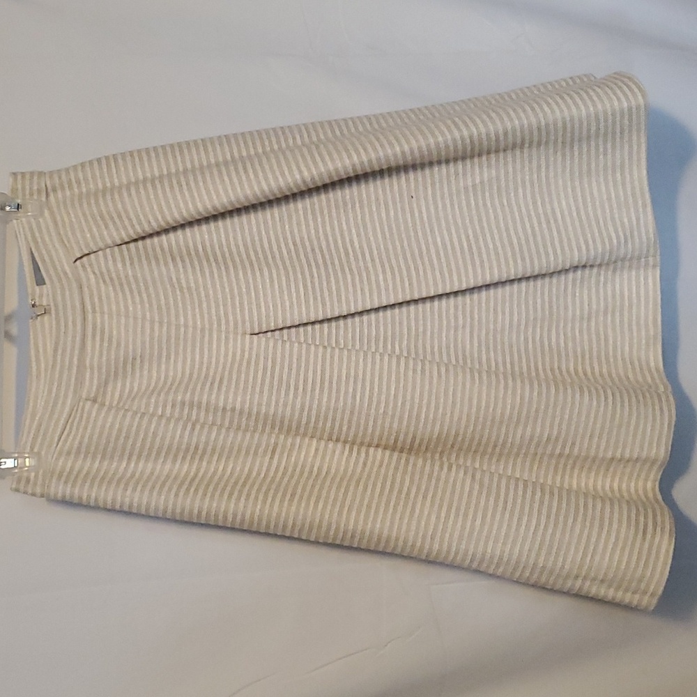 Classiques Entier Pleated Tan and White  Skirt Size 4
